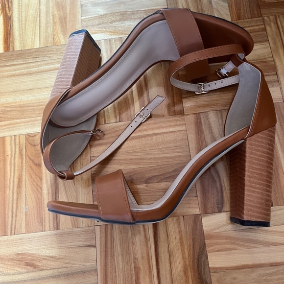 Brown heeled sandals ( euro size 40) - Picture 2 of 3